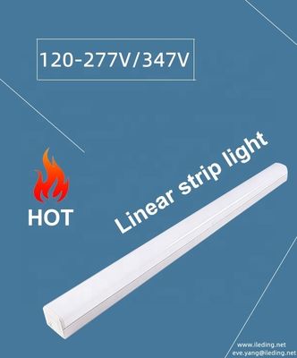 Υπηρεσία εσωτερικού χώρου 120-277V 90W 8FT Γραμμικό φως με LED Batten Strip με ρυθμιζόμενο 3CCT